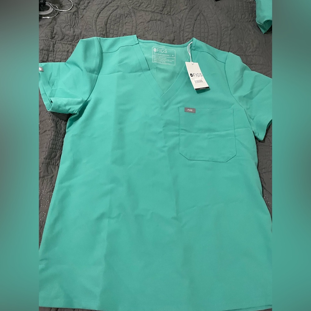 NWT Figs scrub top teal blue-OR color m&l